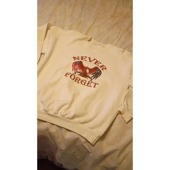 Never Forget patriotic crewneck sweatshirt medium USA military POW MIA - Picture 2 of 7